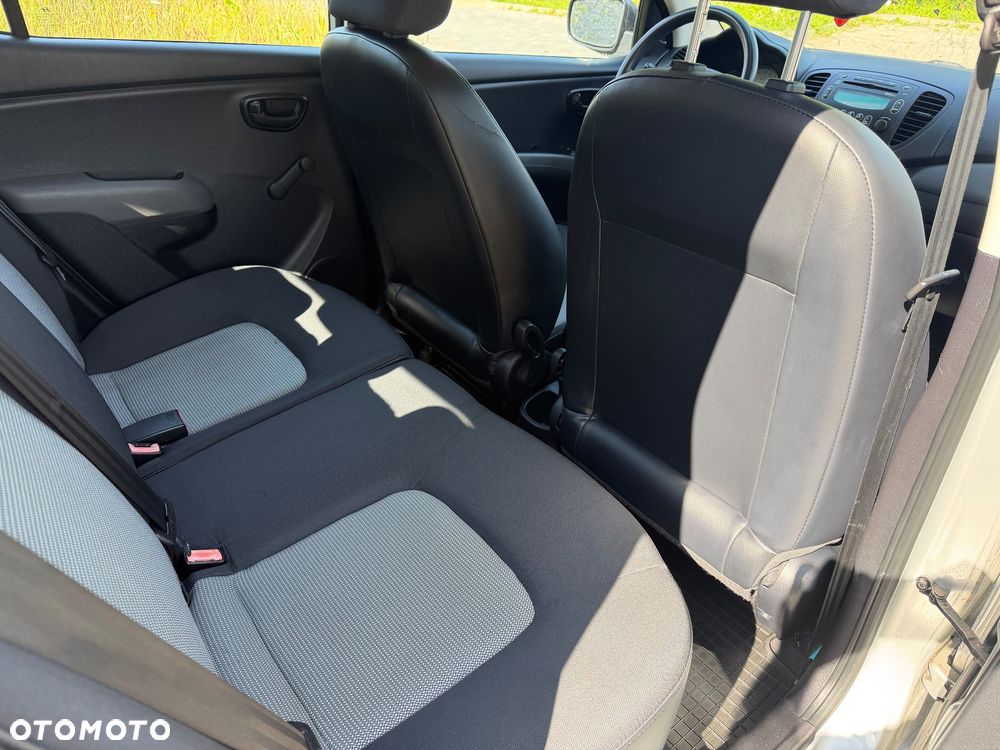 Hyundai i10 1.1 Style - 11