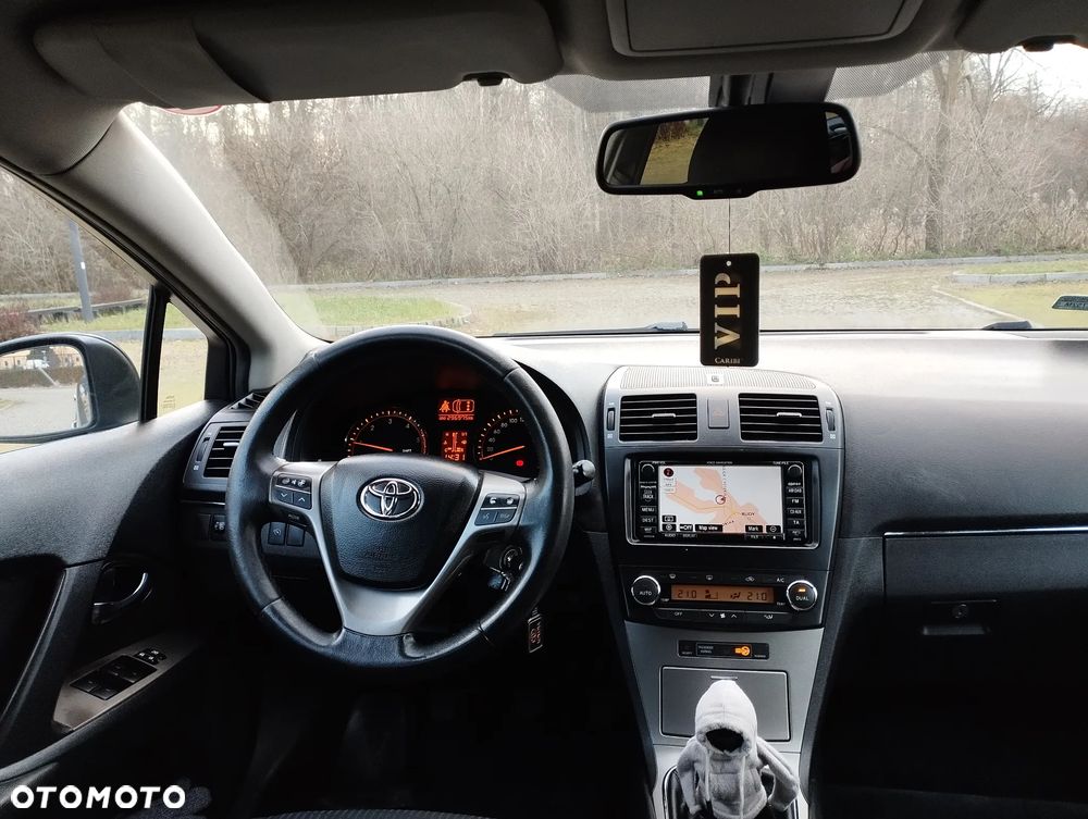 Toyota Avensis 2.0 D-4D Executive - 24