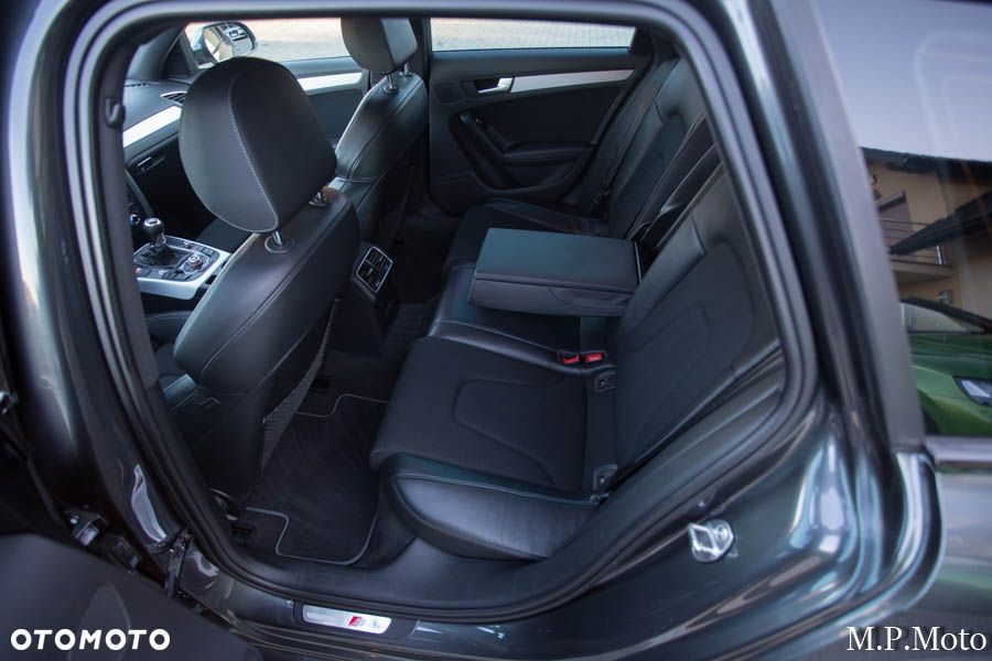 Audi A4 Avant 2.0 TDI DPF S line Sportpaket - 29