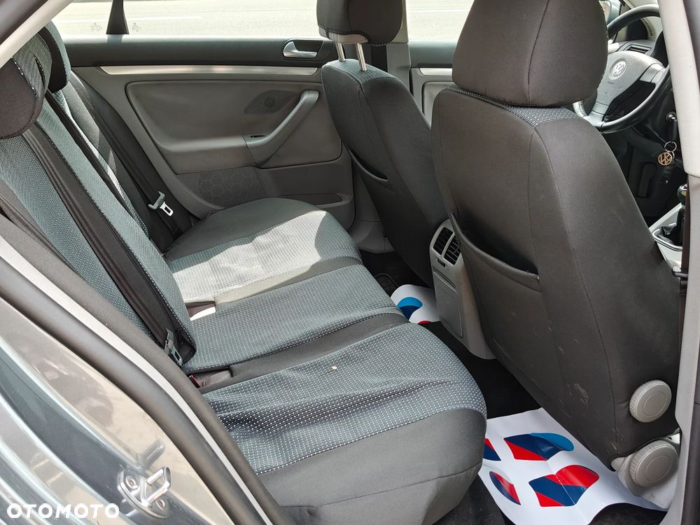 Volkswagen Jetta 2.0 FSI Comfortline - 18