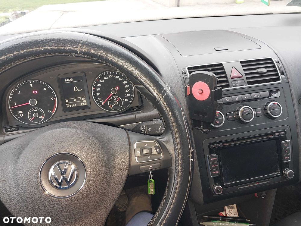 Volkswagen Touran - 5