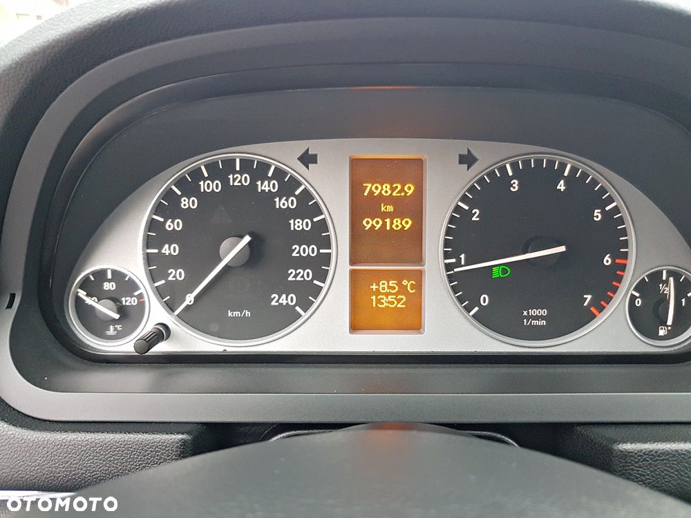 Mercedes-Benz Klasa B 180 BlueEFFICIENCY SPORT EDITION - 18