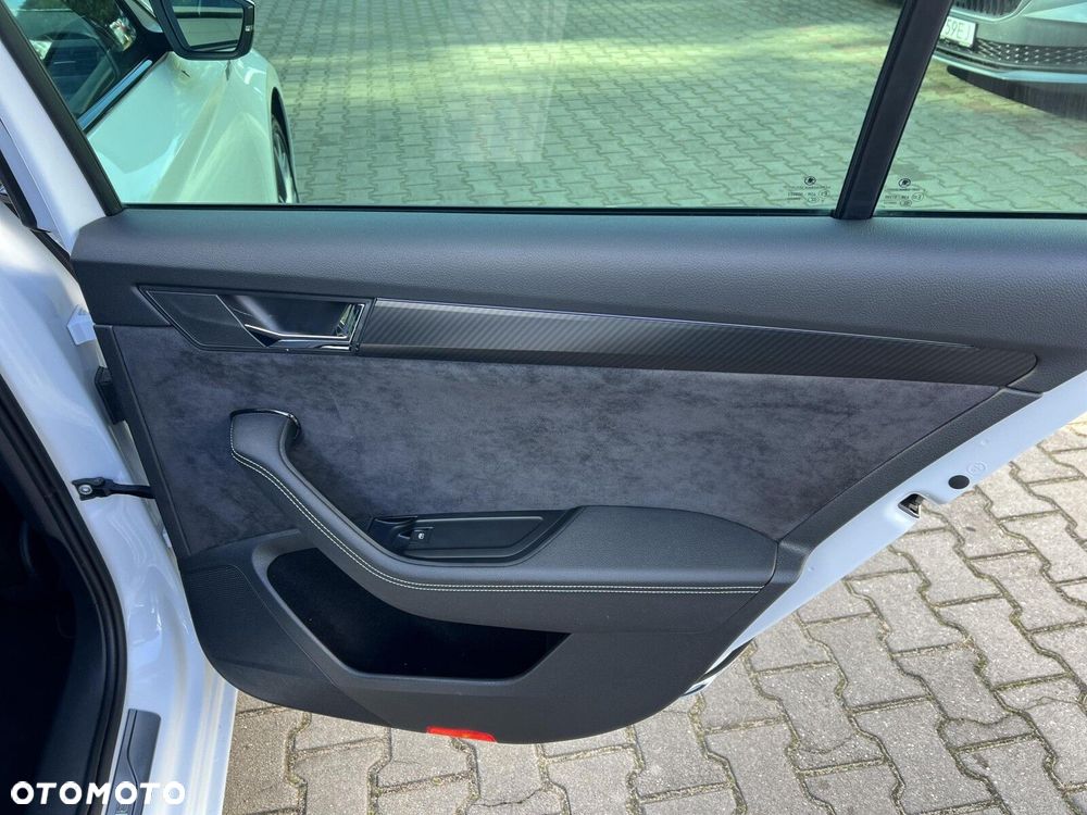 Skoda Superb 2.0 TDI SCR 4x4 Sportline DSG - 16