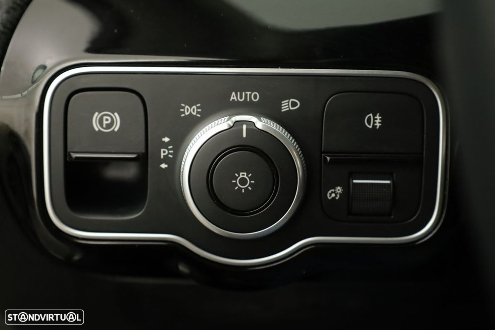 Mercedes-Benz A 200 Standard - 19