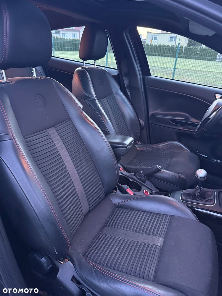 Alfa Romeo Giulietta 2.0 JTDM Distinctive - 12