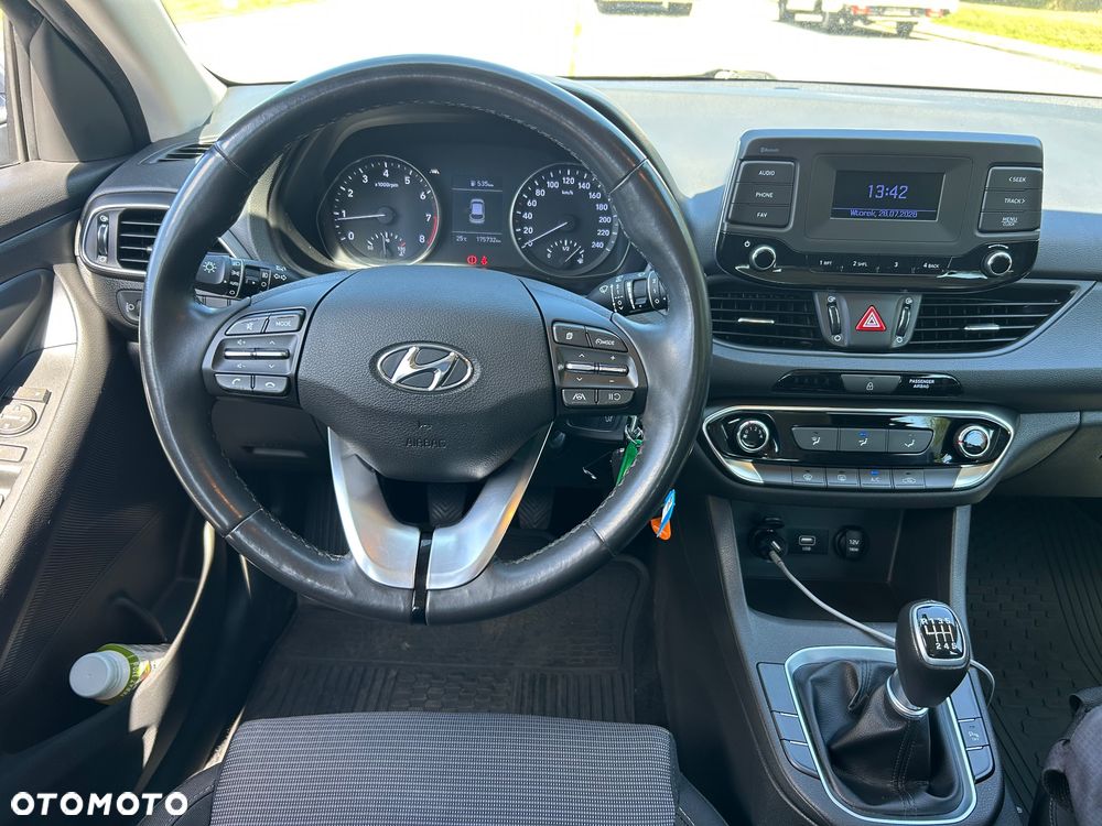 Hyundai i30 1.5 DPI Classic + - 19