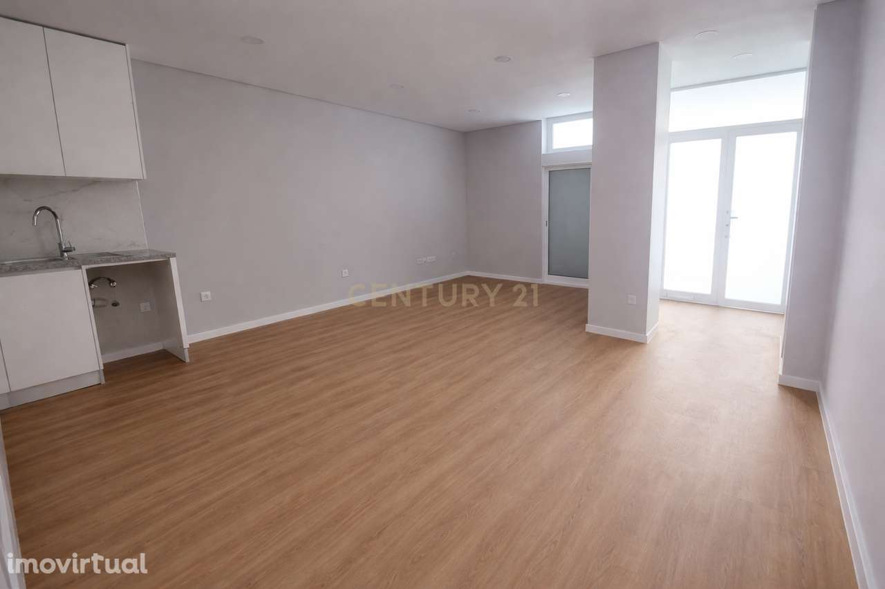 Apartamento Renovado T2 com Vista Panorâmica em Rio Tinto - Grande imagem: 2/12
