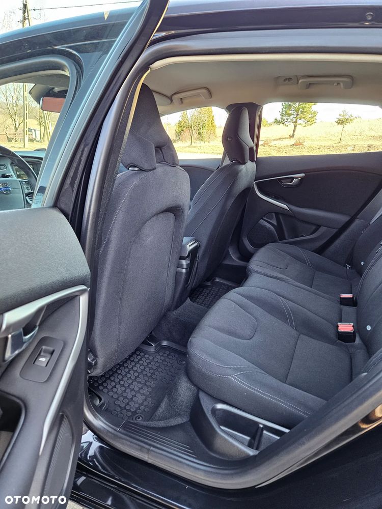 Volvo V40 T4 Kinetic - 23