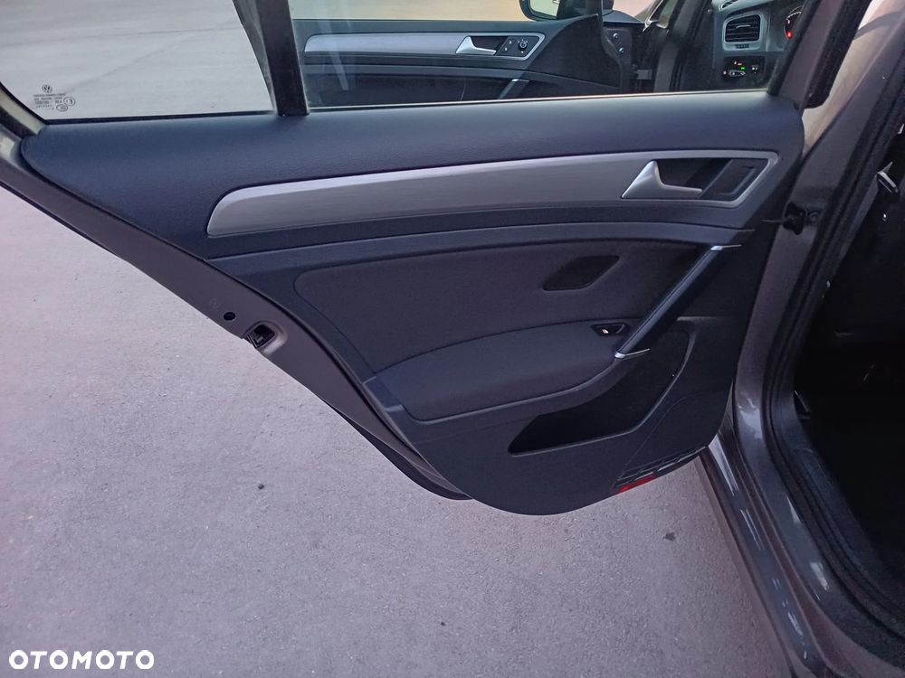 Volkswagen Golf 1.6 TDI (BlueMotion Technology) Comfortline - 24