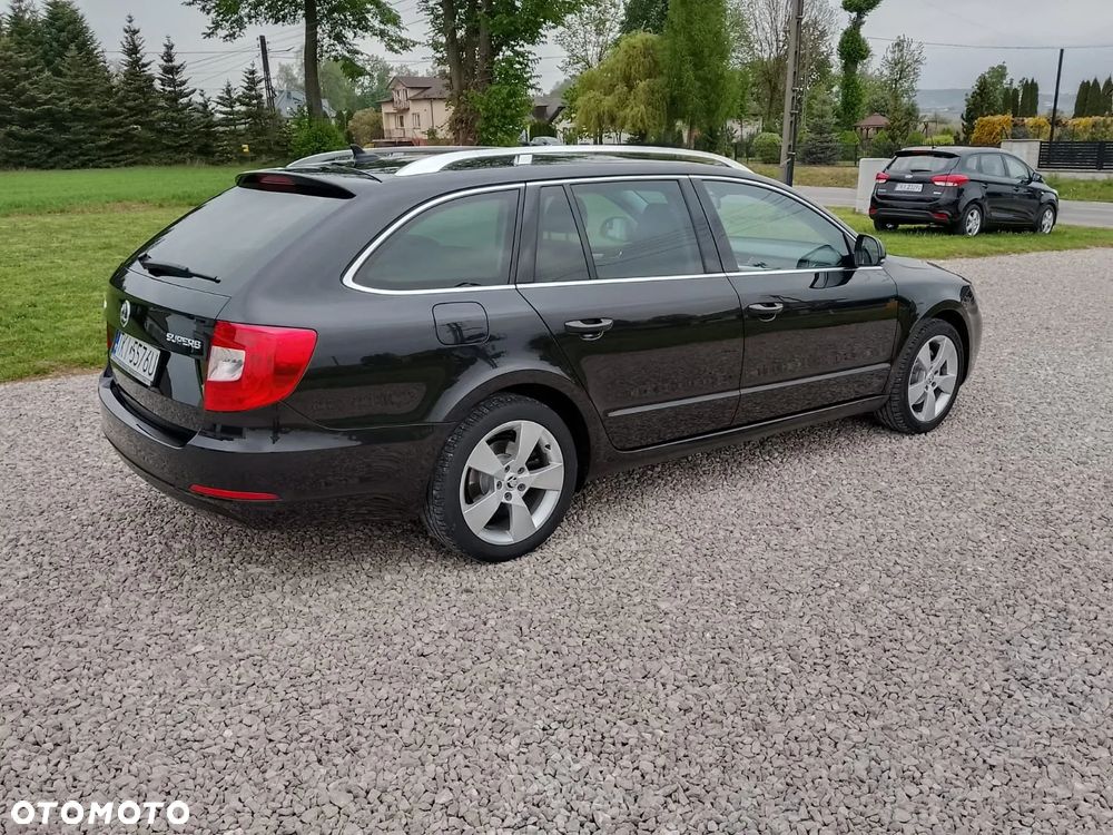 Skoda Superb 2.0 TDI Exclusive - 2