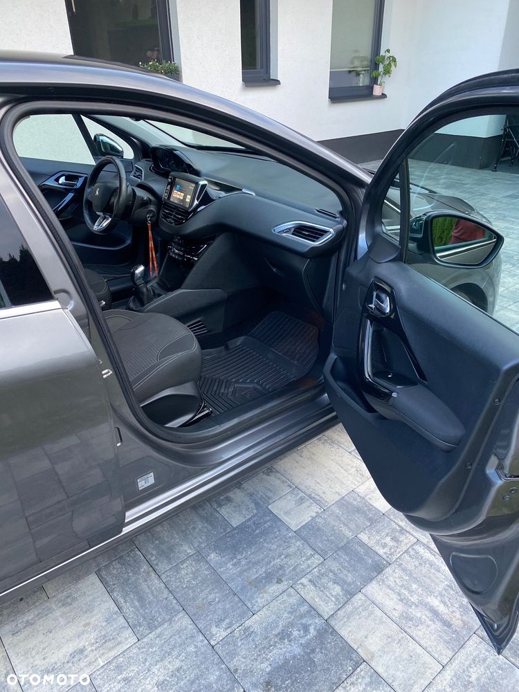 Peugeot 208 1.2 PureTech GPF Allure S&S - 13