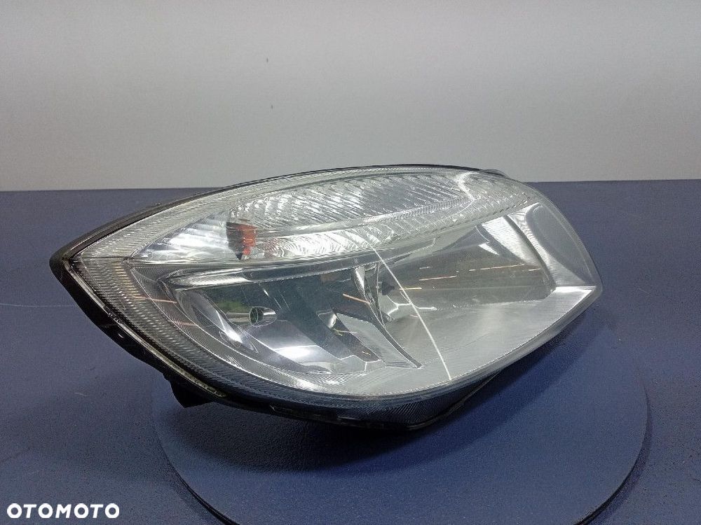 SKODA FABIA II 5J 07-10 REFLEKTOR PRAWY LAMPA PRZÓD EUROPA - 6