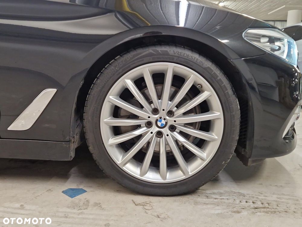 BMW Seria 5 520d Luxury Line sport - 9