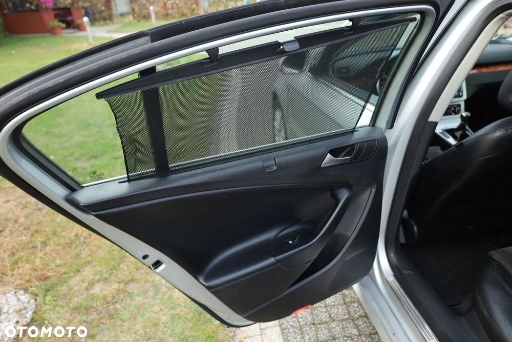 Volkswagen Passat 2.0 TDI DPF Highline - 19