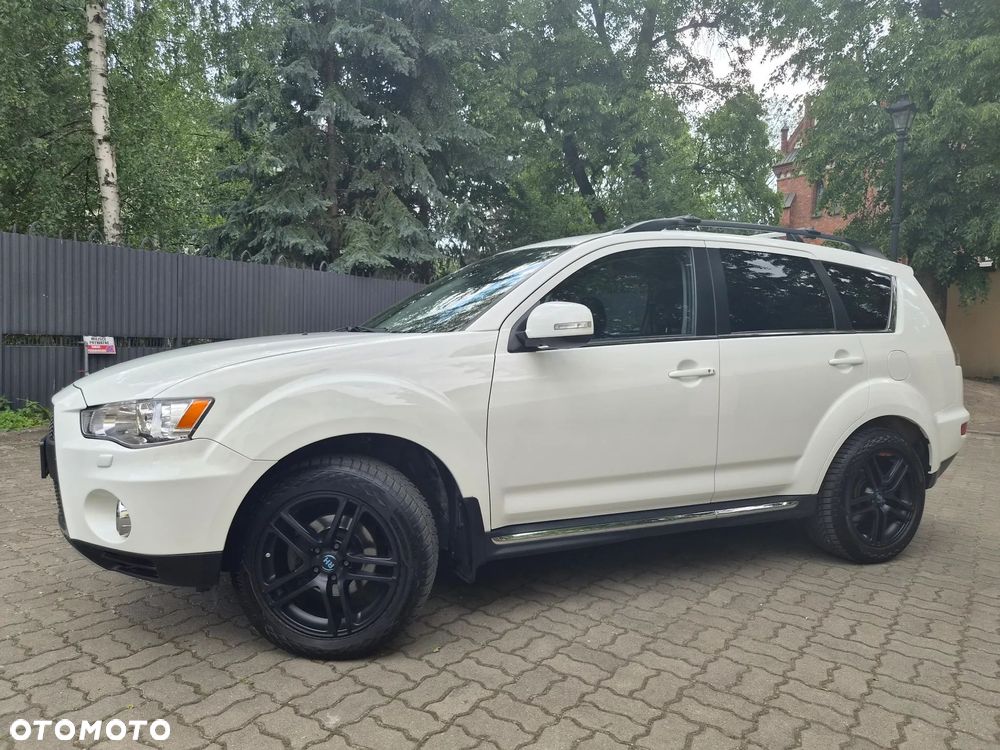 Mitsubishi Outlander 2.2 DI-D 4WD TC-SST Intense - 17