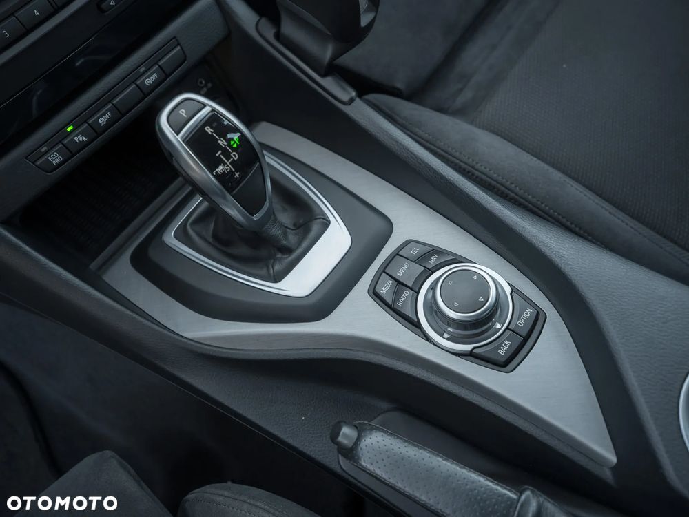 BMW X1 sDrive20d Sport Line - 32