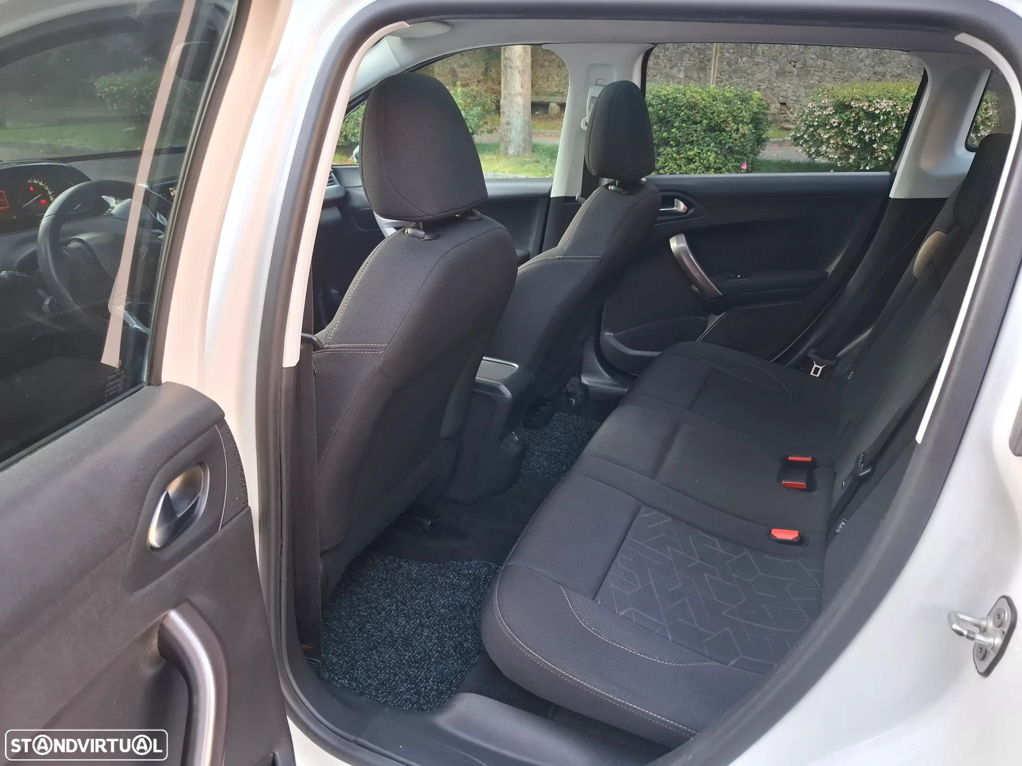 Peugeot 2008 1.2 PureTech Style - 11