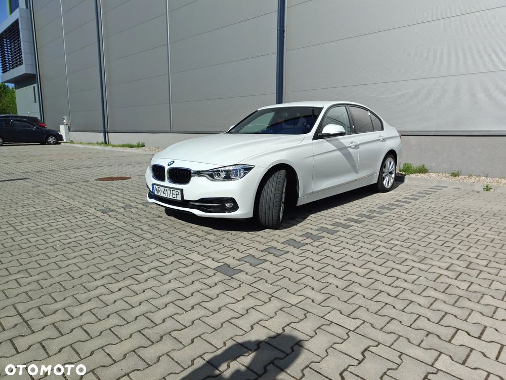 BMW Seria 3 330i Luxury Line sport - 2