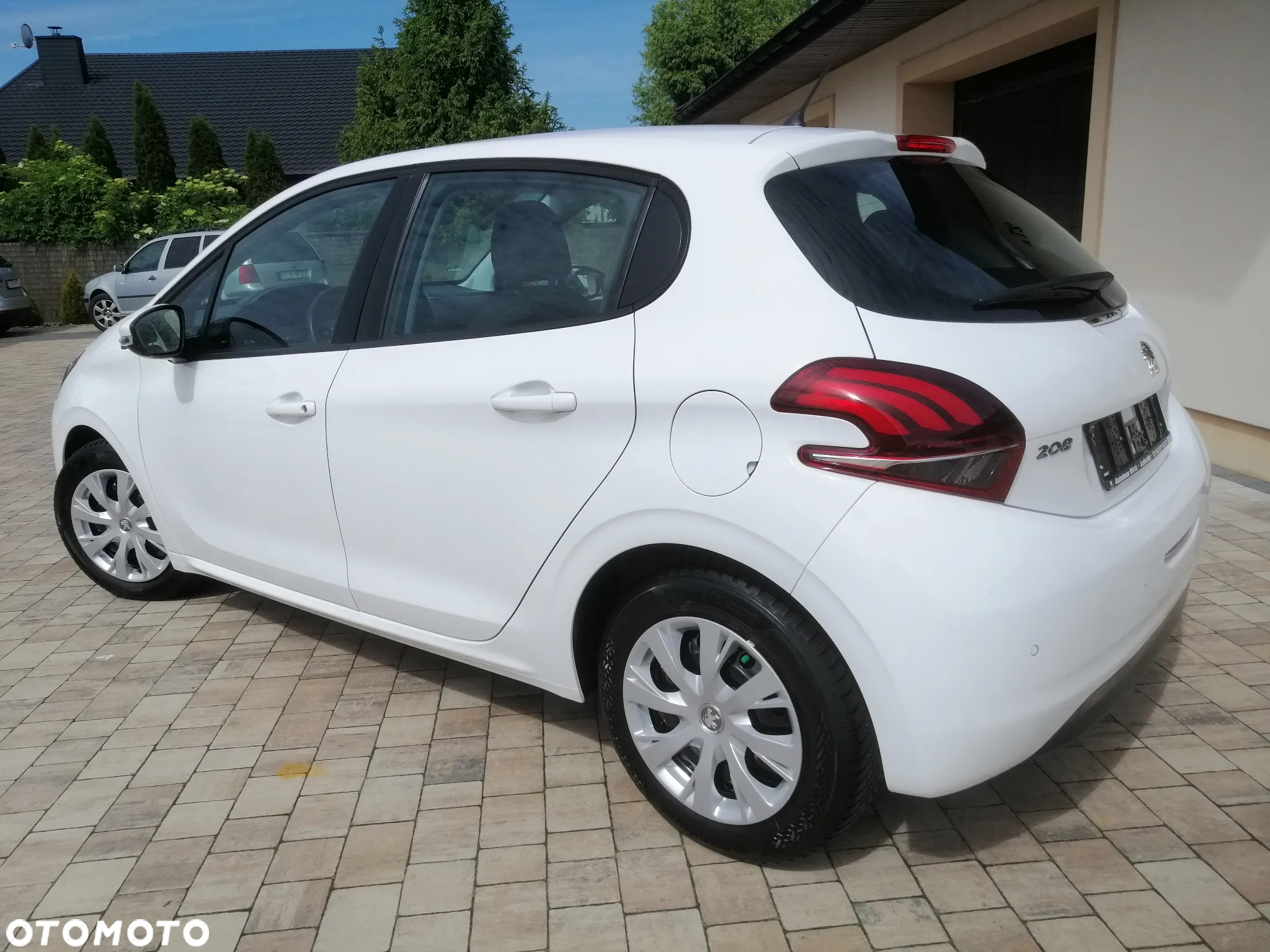 Peugeot 208 PureTech 82 Start & Stop Allure - 8