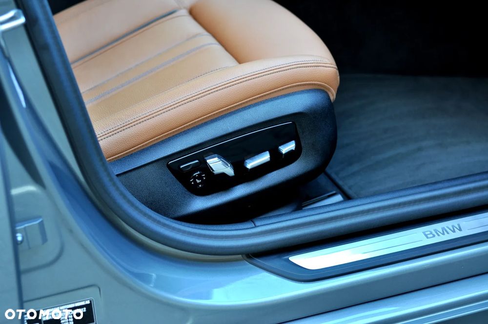 BMW Seria 5 520i - 29