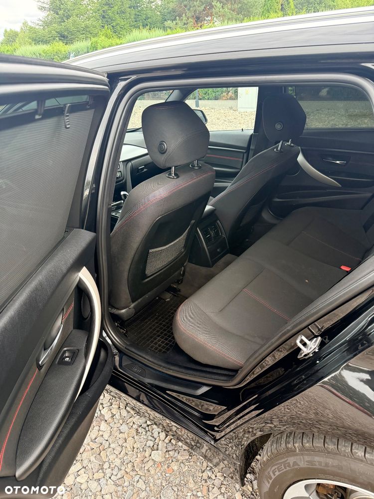 BMW Seria 3 330d xDrive Sport-Aut - 9