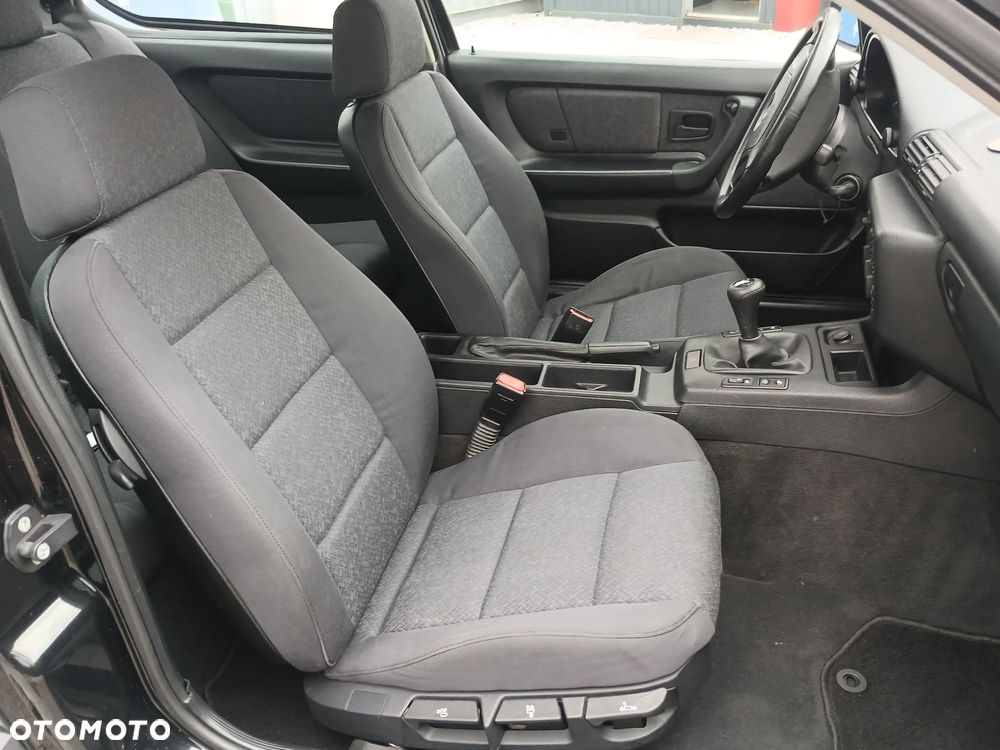 BMW Seria 3 316i - 21