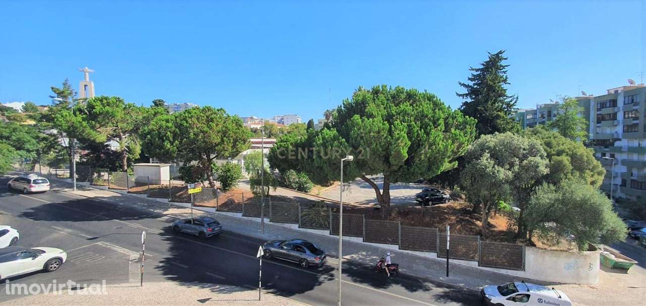 Apartamento T2 Remodelado em Almada - Grande imagem: 2/14