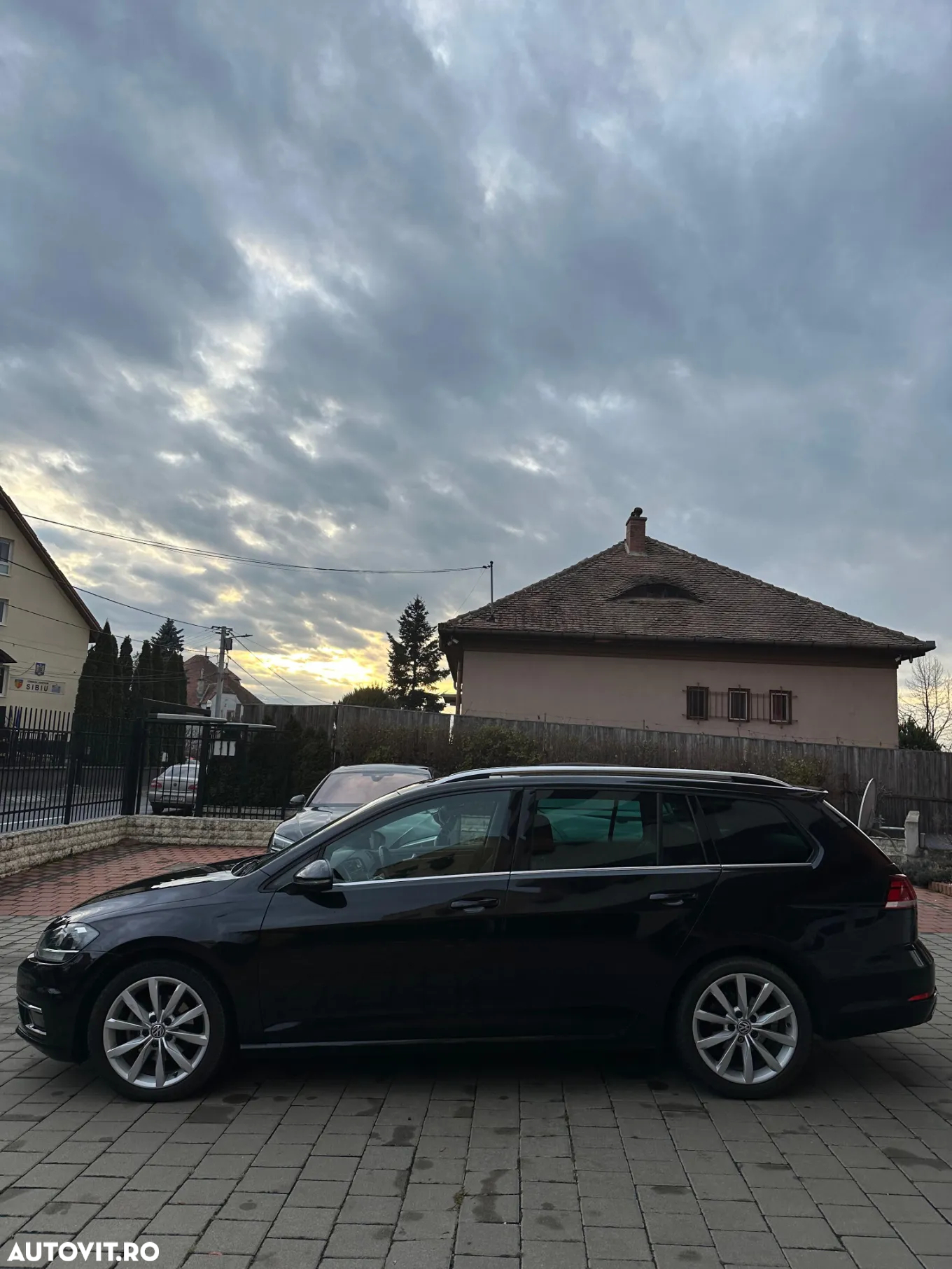 Volkswagen Golf 1.6 TDI DSG Highline - 4