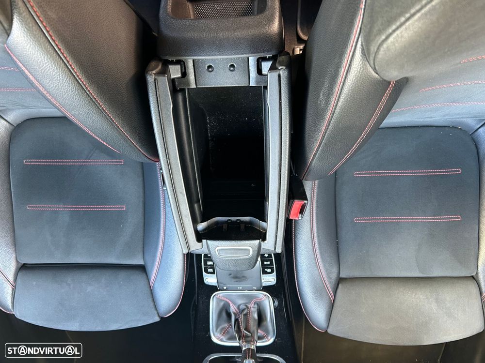 Mercedes-Benz A 180 d AMG Line - 18