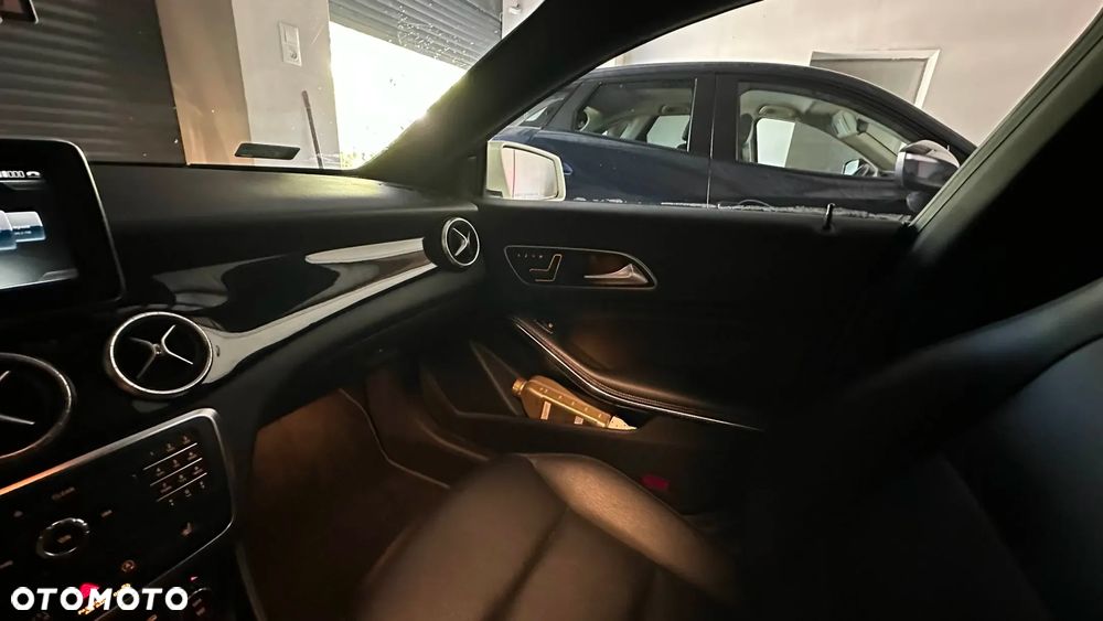 Mercedes-Benz CLA 250 4-Matic - 10