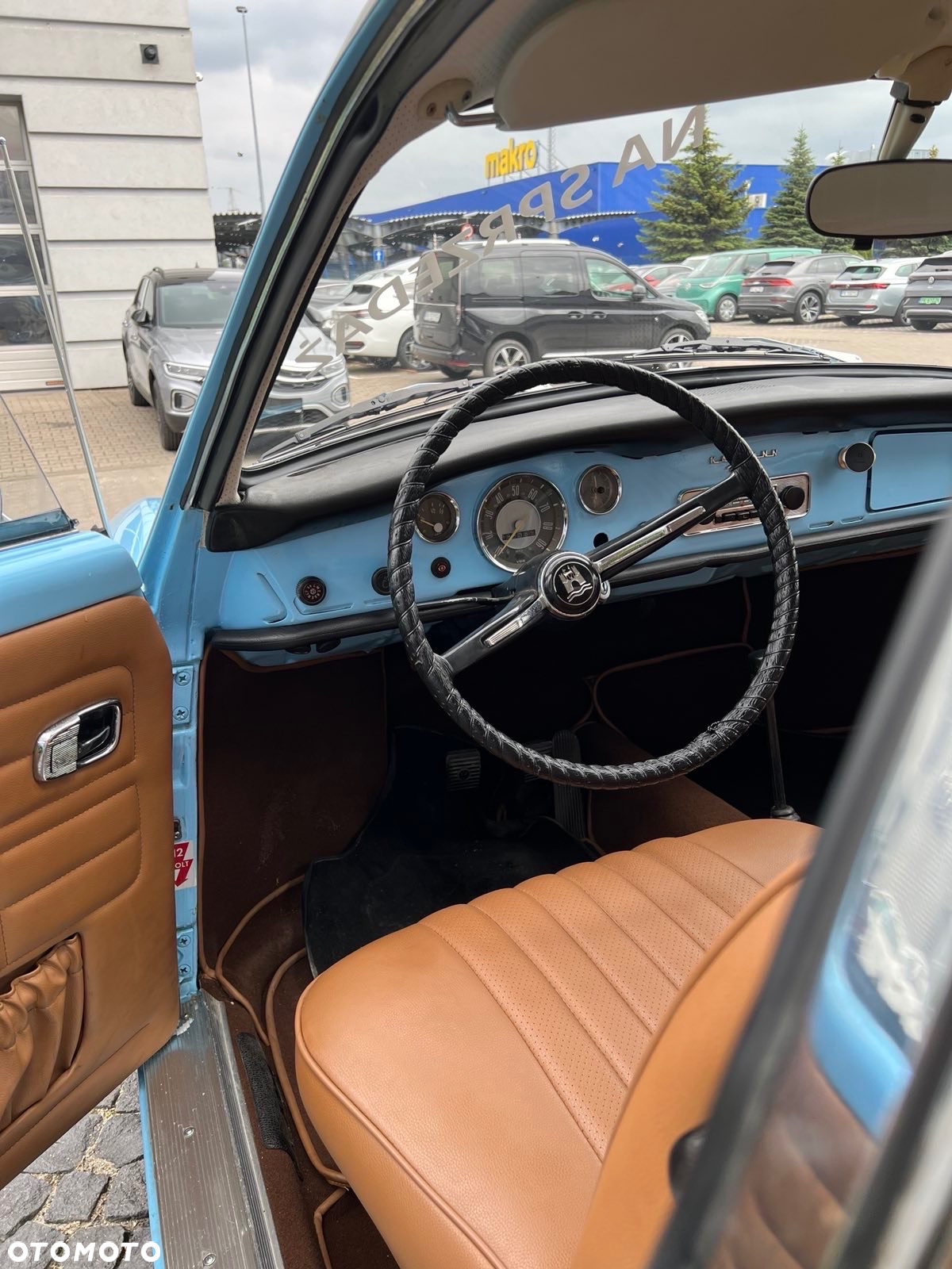 Volkswagen Karmann Ghia - 12