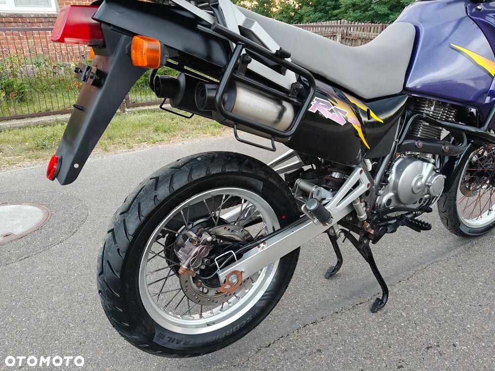 Suzuki DR - 8