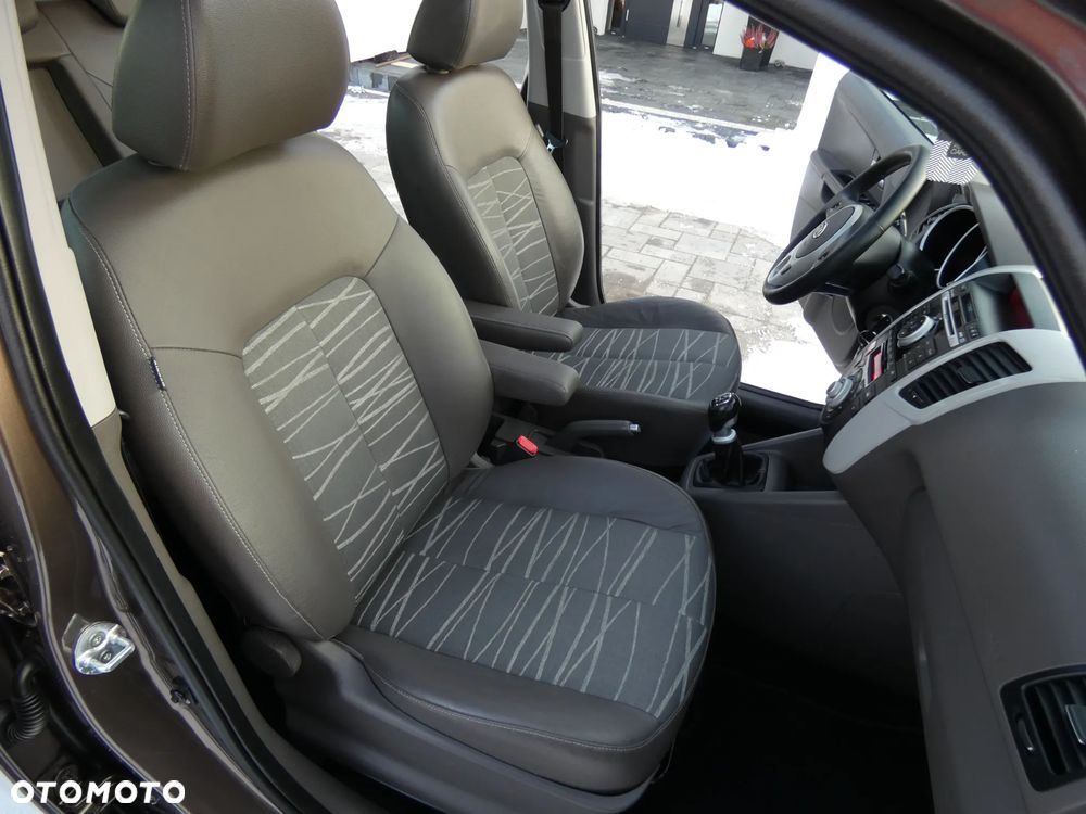 Kia Venga 1.6 CVVT Dream Team Edition - 28