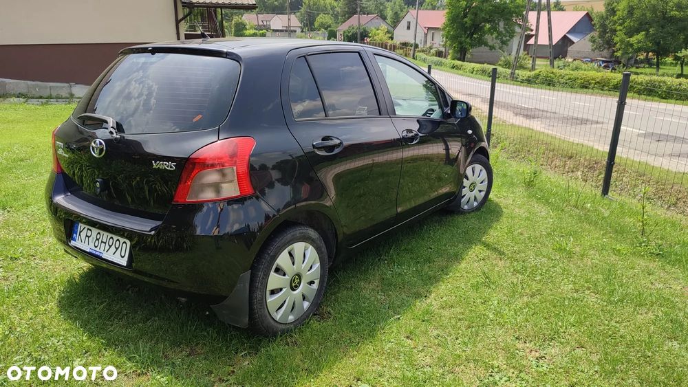 Toyota Yaris 1.3 VVT-i Sol - 3