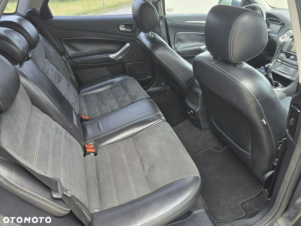 Ford Mondeo - 22