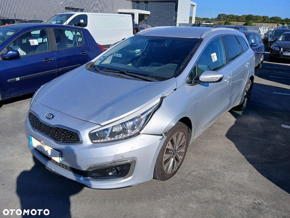 Kia Ceed 1.6 CRDi 136 ISG Vision - 7