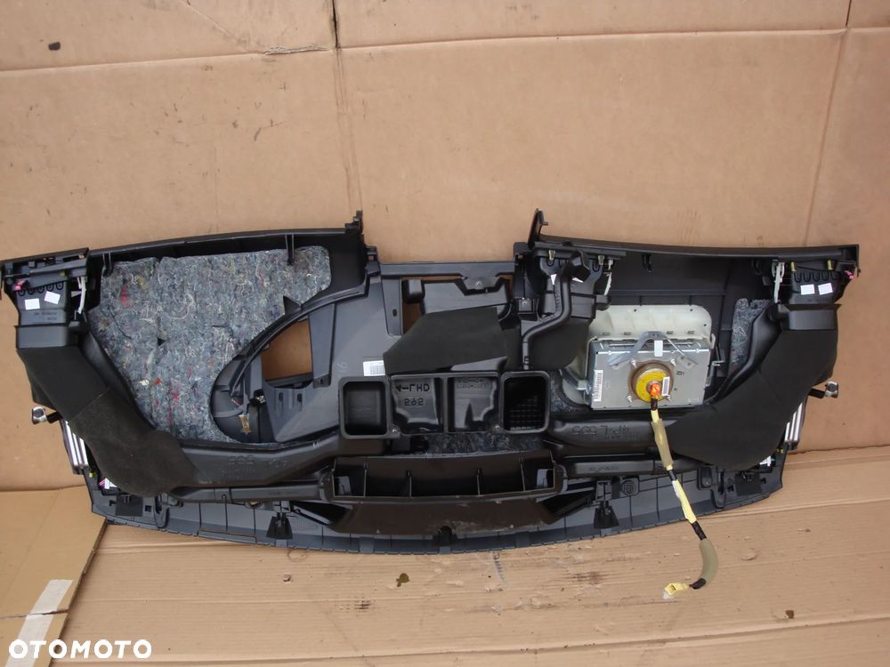 TOYOTA VERSO 09-18 deska rozdzielcza konsola Europa - 4