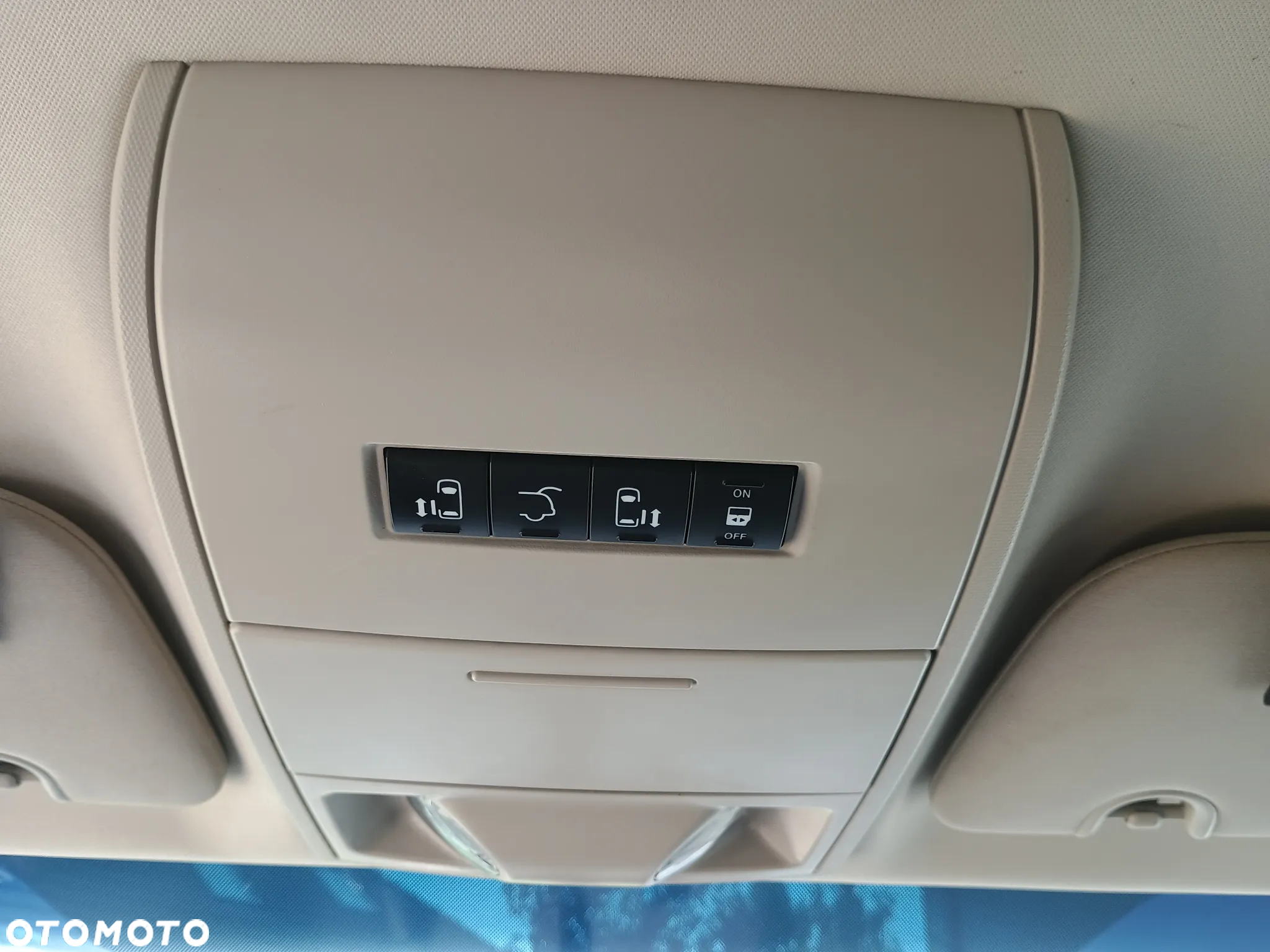 Dodge Grand Caravan - 24