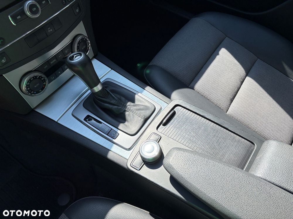 Mercedes-Benz Klasa C 180 Kompressor Automatik BlueEFFICIENCY Avantgarde - 21