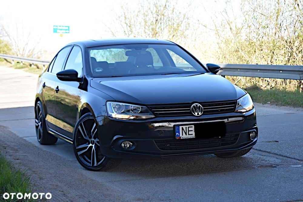 Volkswagen Jetta 1.6 TDI DSG Blue Motion Technology Life - 3