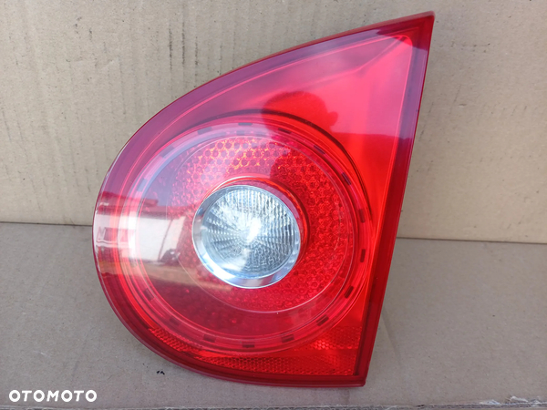 Golf V HB 5D lampa tył prawa w klapę Europa 1K6945094E lampa cofania