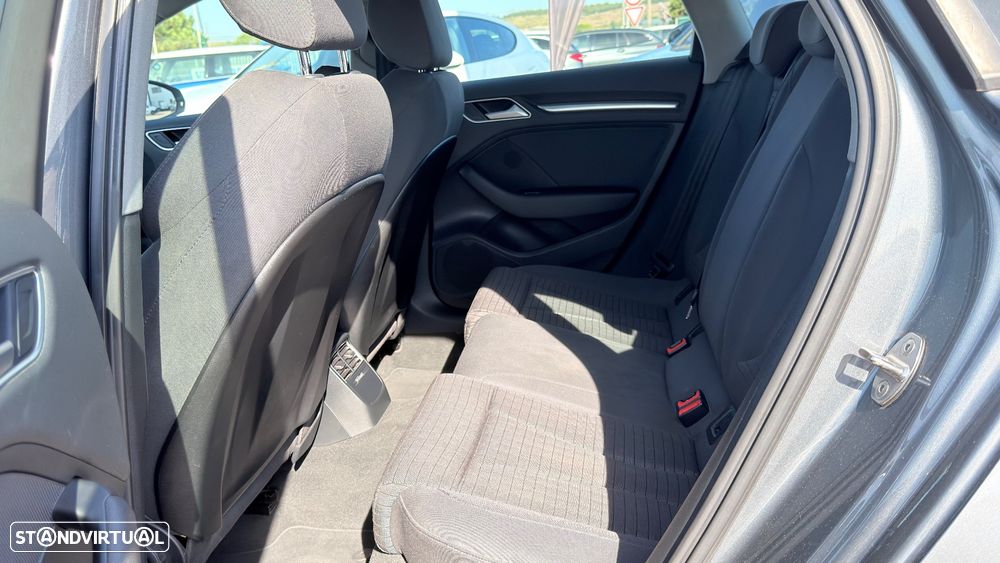 Audi A3 Sportback 1.6 TDI S-line - 9