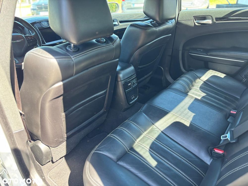 Chrysler 300s - 18