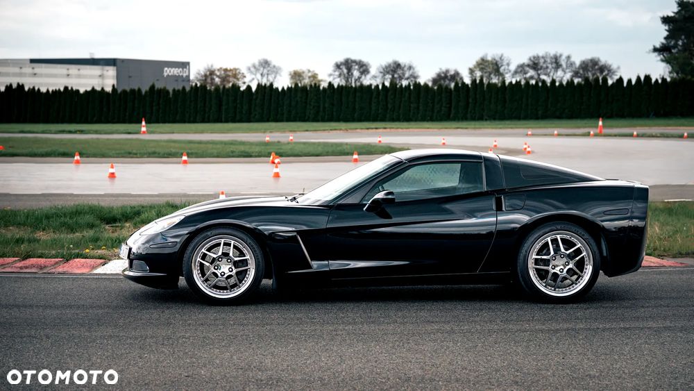 Chevrolet Corvette - 10