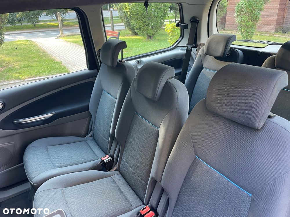 Ford Galaxy 2.0 TDCi Ambiente - 8