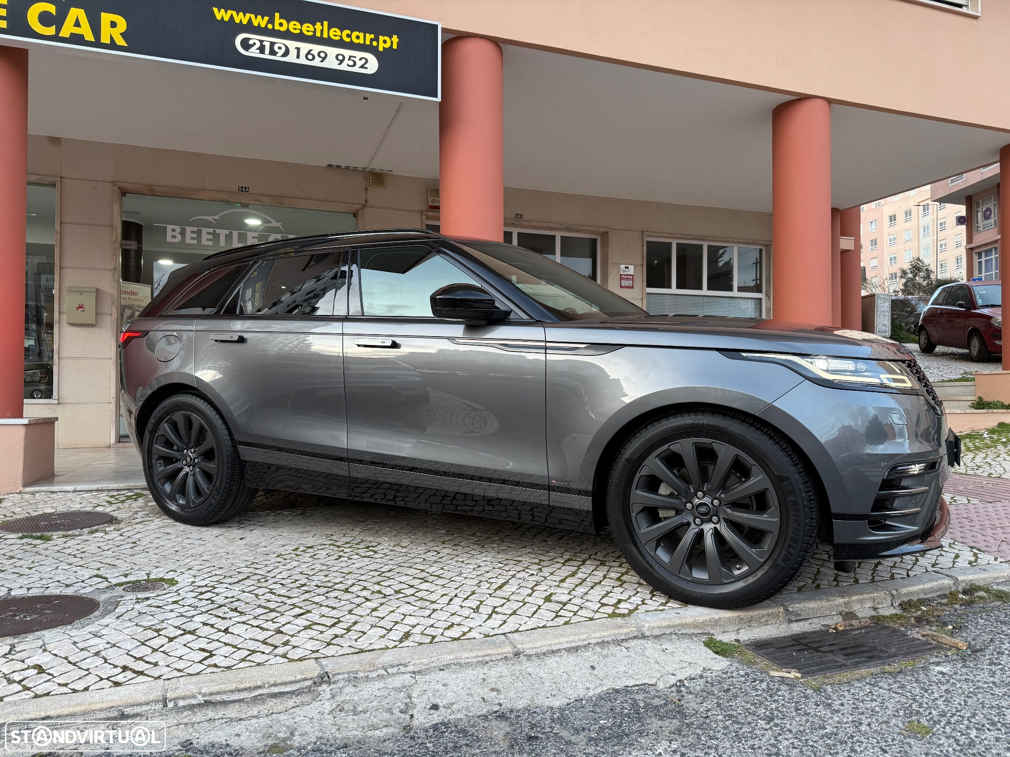 Land Rover Range Rover Velar 2.0 D R-Dynamic HSE - 4