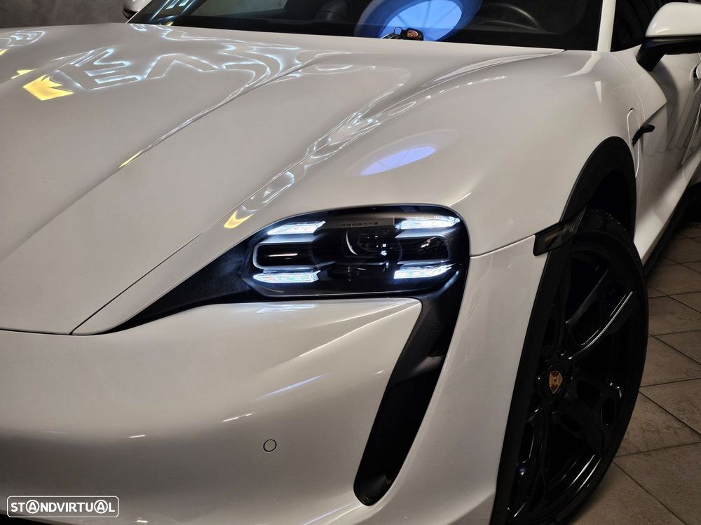 Porsche Taycan Cross Turismo 4 - 29