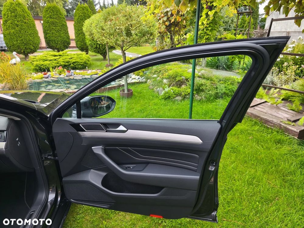 Volkswagen Passat 2.0 TSI Elegance DSG - 29