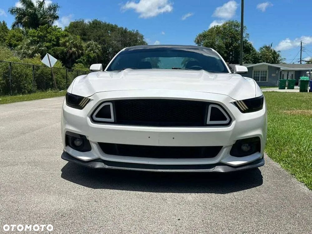 Ford Mustang - 2