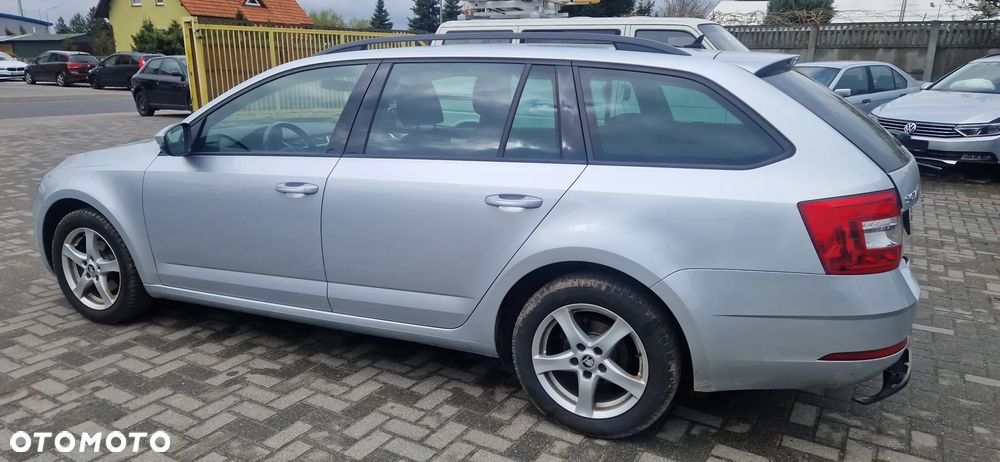 Skoda Octavia 1.6 TDI Premium Edition - 6